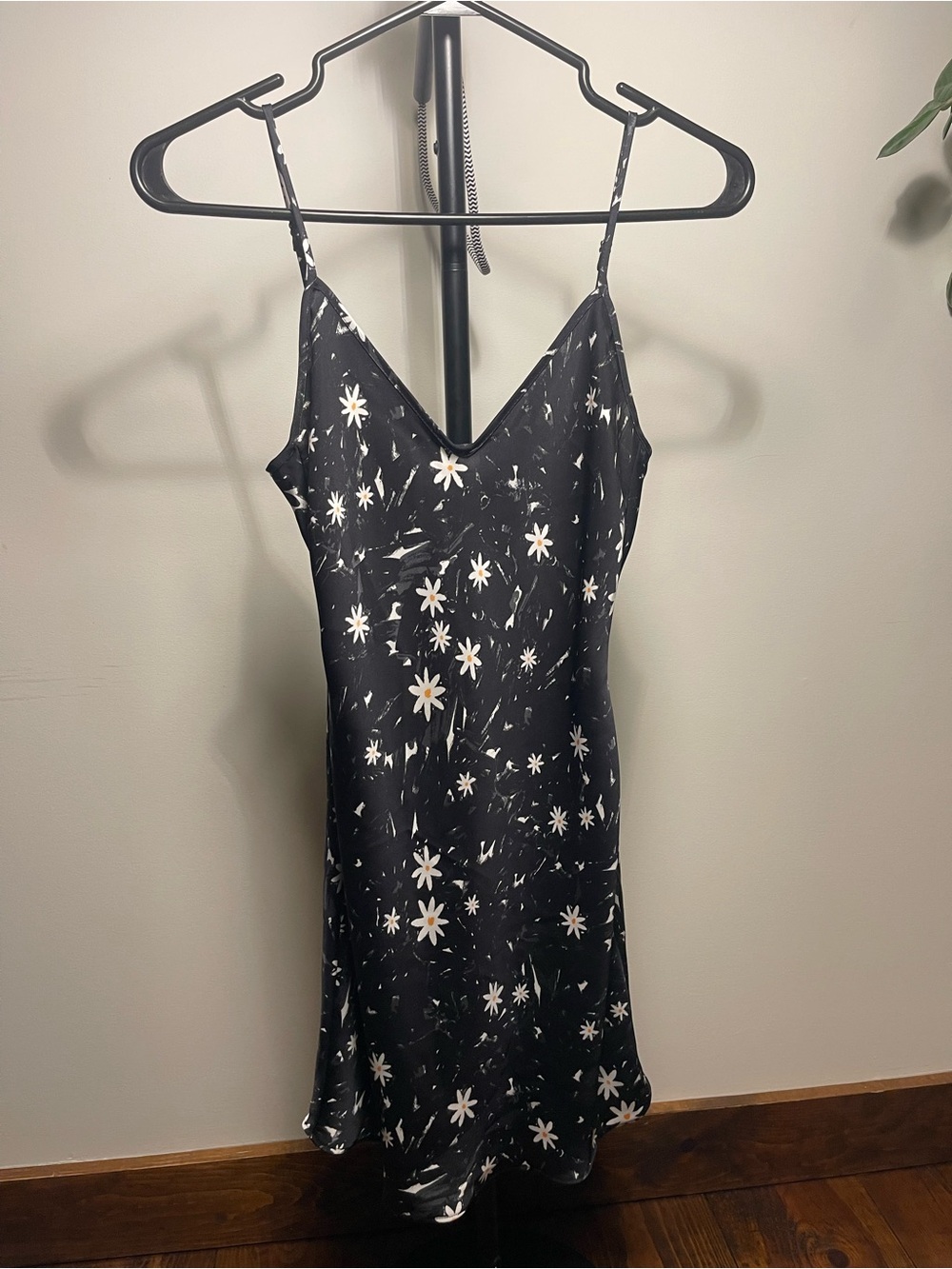 Wilfred Black Floral Slip Dress with White and Yellow Daisy Print